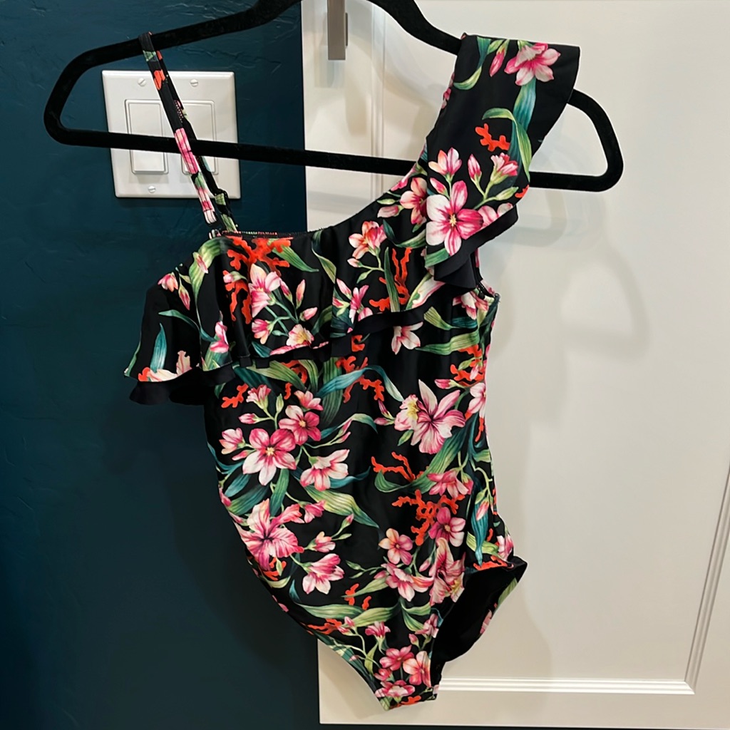 Host Pick Carmen Marc Valvo Floral Ruffled One Piece Swimsuit L